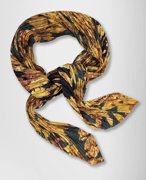 Wreath Scarf